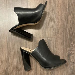 Used French connection leather Mules. Women’s sz 7